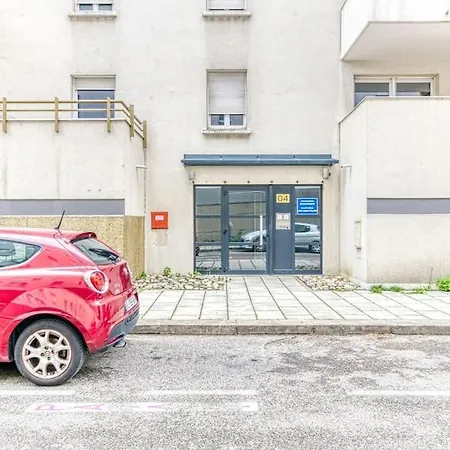 Quartier Gare, 2 Personnes, Wifi Fibre, Balcon דירה *