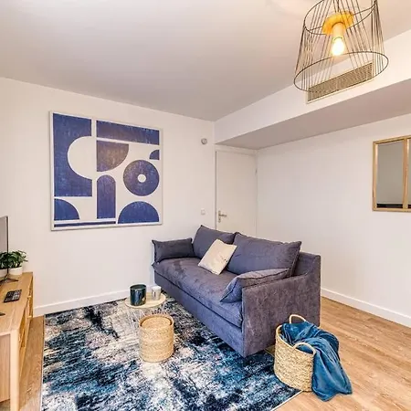 Quartier Gare, 2 Personnes, Wifi Fibre, Balcon דירה