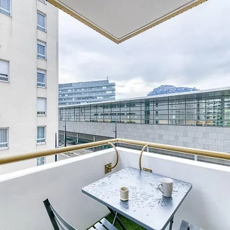 Quartier Gare, 2 Personnes, Wifi Fibre, Balcon アパート
