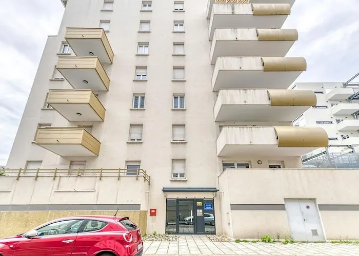 Quartier Gare, 2 Personnes, Wifi Fibre, Balcon דירה *