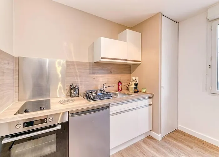 Quartier Gare, 2 Personnes, Wifi Fibre, Balcon דירה *